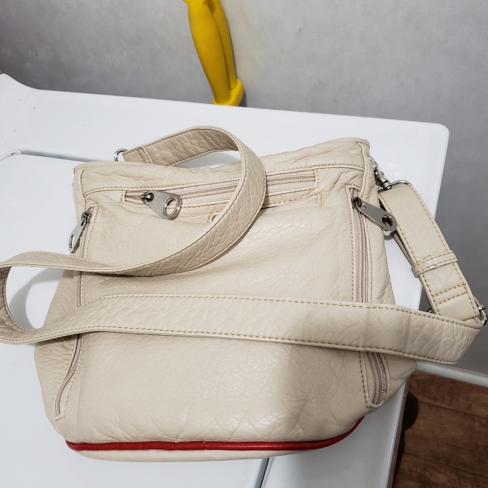Concealed Carry Bucket Purse - Picture 4 of 6